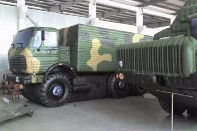 赫章大型军事车